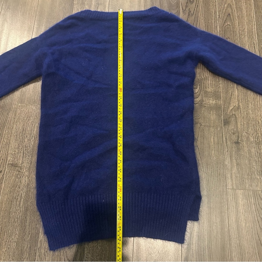 Le Chateau Blue V-Neck Sweater Knit Casual - Picture 9 of 10